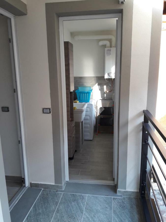 モンテ・イーゾラ Casadinaヴィラ エクステリア 写真